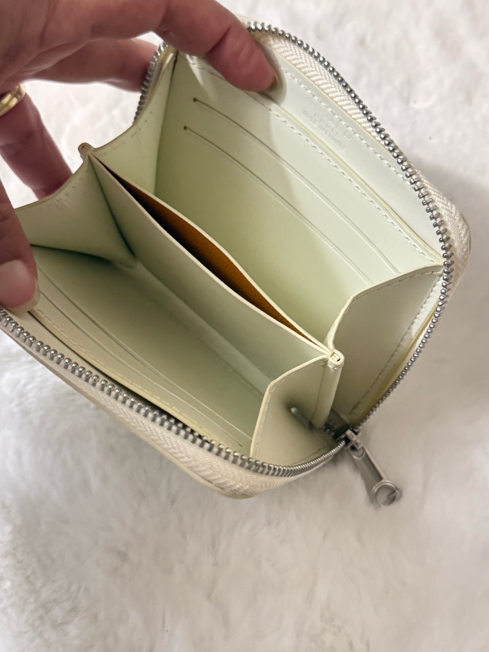 Goyard Cream and White Zip Around Wallet - Picture 7 of 7